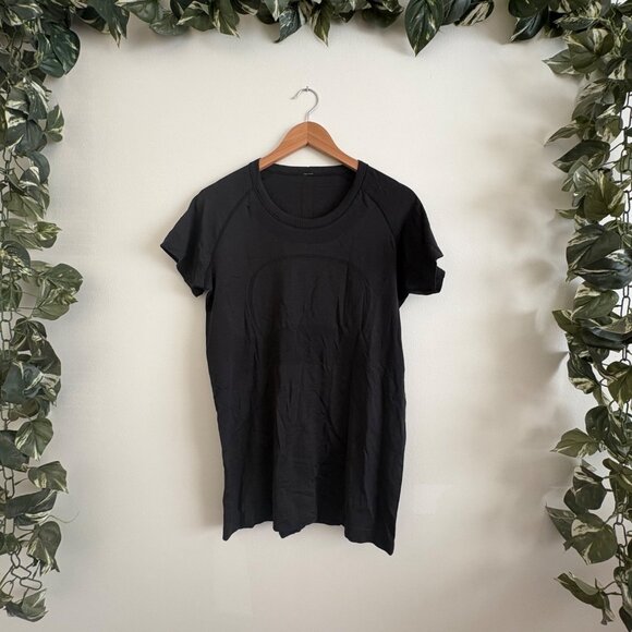 Lululemon Athletic Swiftly Tech Short Sleeve Shirt 2.0 Black Women’s Size 12 - Picture 1 of 6
